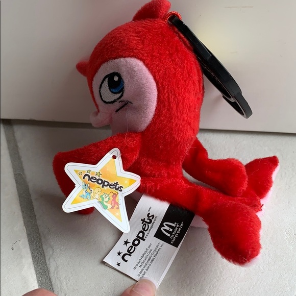 McDonald’s 2005 RED FLOTSAM neopet Plushie Clip - Picture 2 of 4